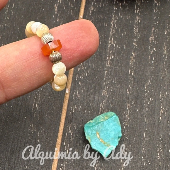 white agate carnelian beaded gem ring - Picture 2 of 3